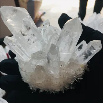 600g natūralių kristalų nuostabiu liepsnos halo kvarco kristalo klasterio pavyzdys