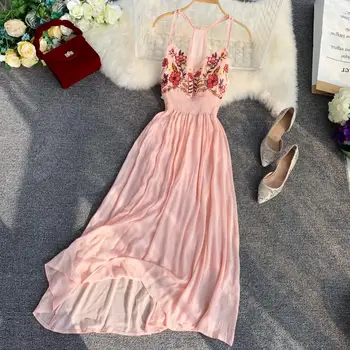 Bohemijos Vasaros 2019 Siuvinėjimo Gėlių Foral Modelis Ilga Suknelė Seksualus V-Apykaklės Paplūdimio Dirželis Maxi Suknelė Plonas Baltos Spalvos Juoda Raudona Suknelė