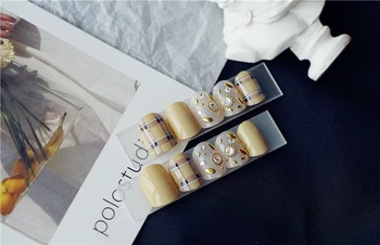 Britų stiliaus Mielas grynos spalvos, ažūriniai modelis su kniedės apdailos 3d netikrą nagai Japonijos lady visą nagų patarimai nuotaka false nagai