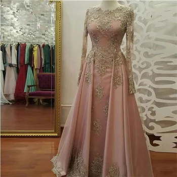 Elegantiškas Aukso Nėrinių Appliqued Ilgai Prom Dresses O-Kaklo Zawalcowany Kristalų Ilgomis Rankovėmis Vakarinę Suknelę Blush Pink Tiulio Oficialią Šalies Suknelė