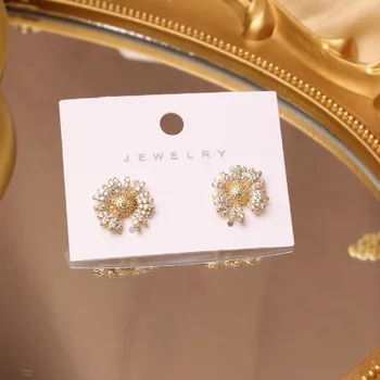 Korėjos naujo dizaino bižuterijos išskirtinį vario inkrustacijos cirkonis gėlių auskarai dizainerio įpjovomis daisy moterų laukinių auskarai