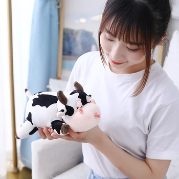 Mielas karvių cuddling pagalvę lėlės pliušinis žaislas cuddling karvė lėlės lokys cuddling mergina miega lovoje