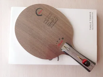 Riešutmedžio stalo teniso raketės apačioje penkių gryno medžio stalo teniso peilis