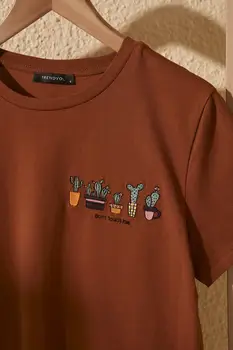 Trendyol Išsiuvinėti Pagrindinio Megzti Marškinėliai TWOSS20TS0103